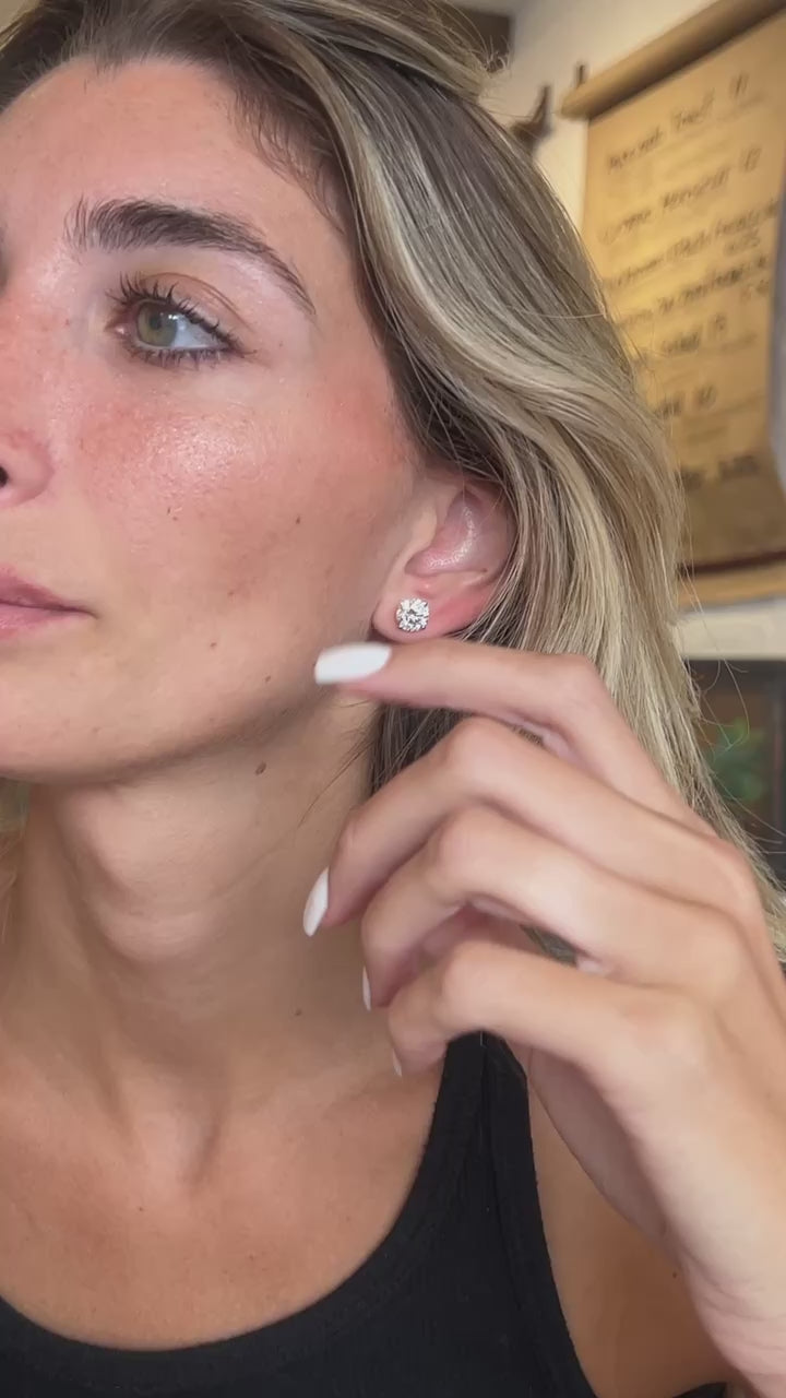4 Prong Classic Diamond Studs